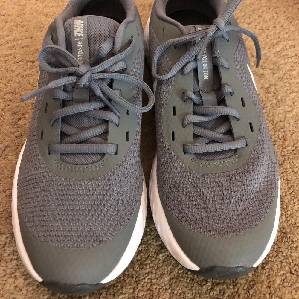 Nikes Running Shoes